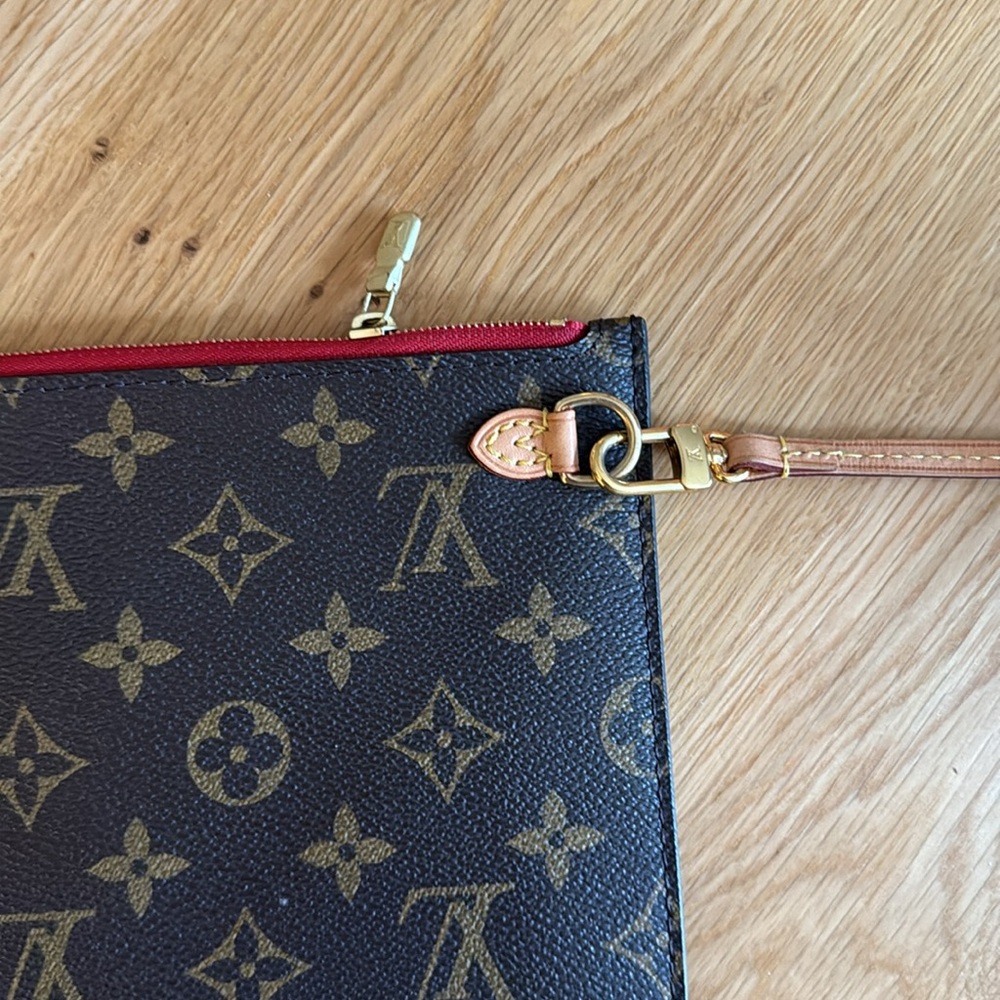 Neverfull Pouch - Picture 4 of 4